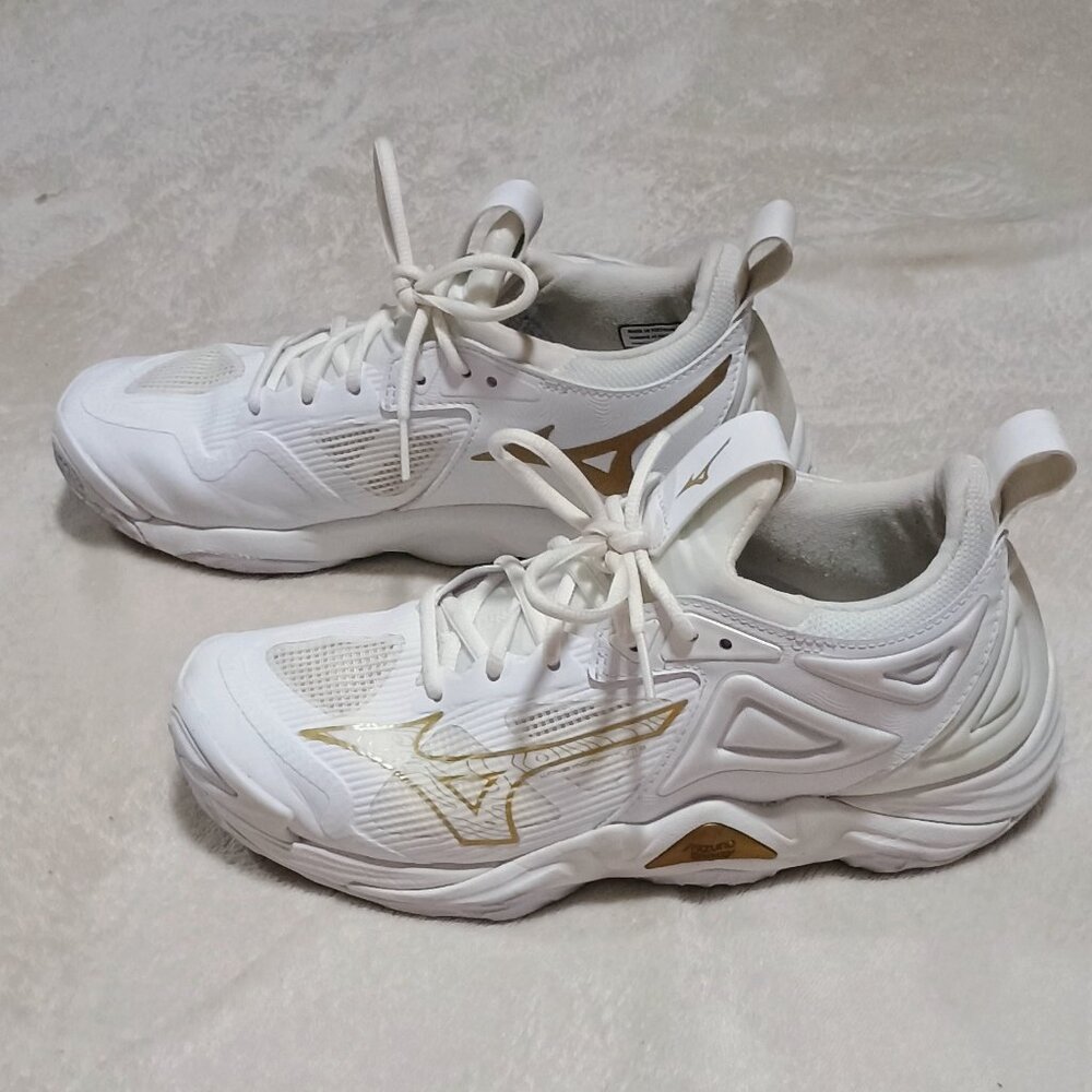 Mizuno volleyball shoes